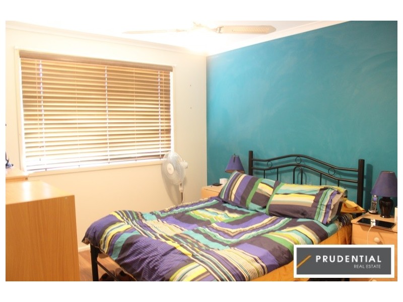 5 Blunt Place, Rosemeadow NSW 2560