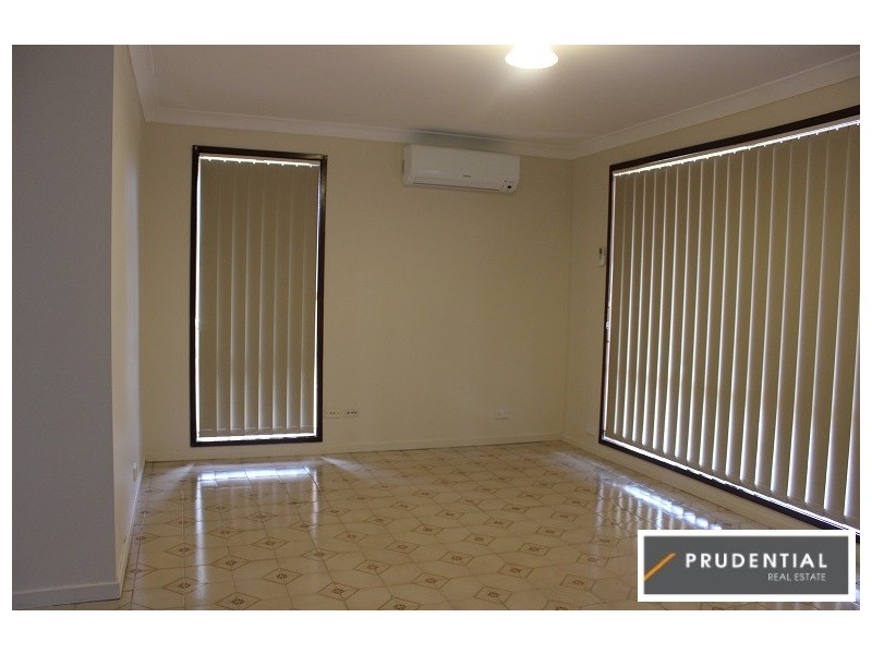 6 Dawkins Place, Ambarvale NSW 2560
