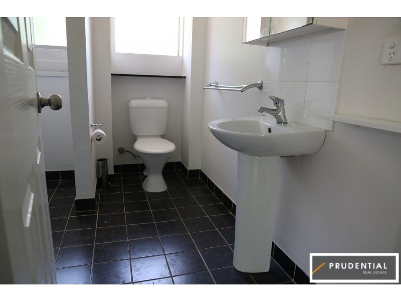 2/47 Sturt Street, Campbelltown NSW 2560