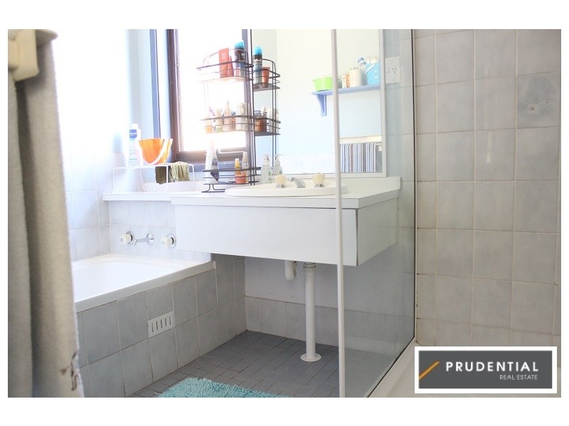 40a Glendower Street, Rosemeadow NSW 2560