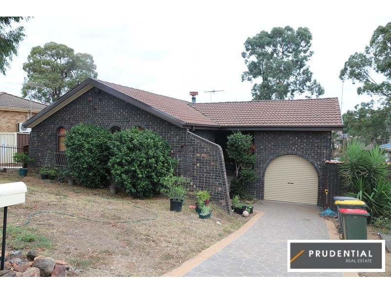 10 Spitfire Drive, Raby NSW 2566