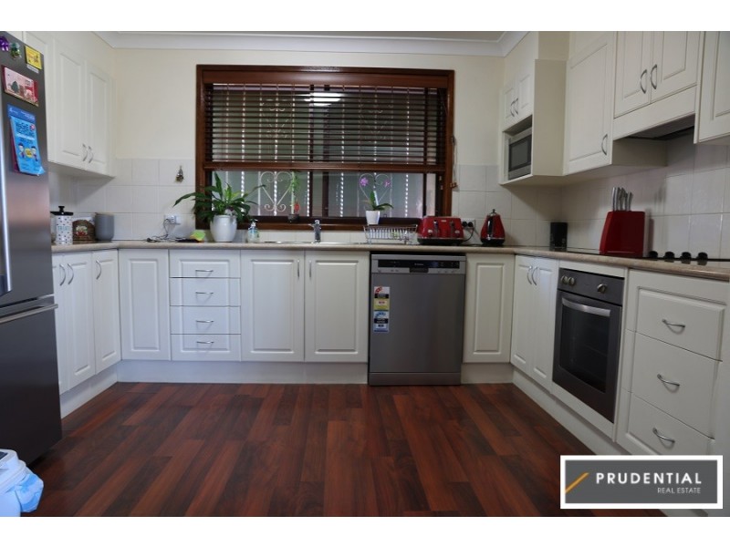 10 Spitfire Drive, Raby NSW 2566