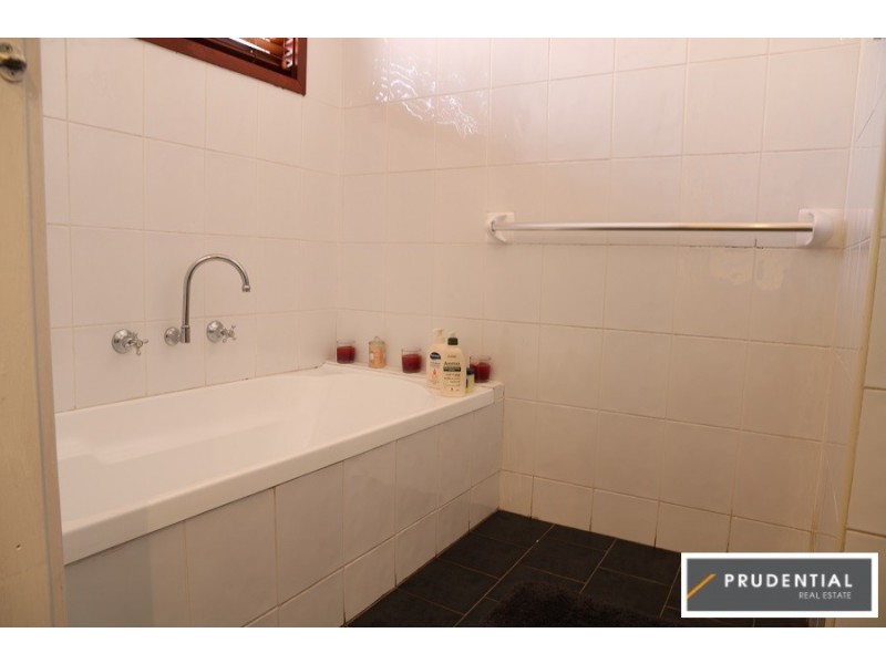 10 Spitfire Drive, Raby NSW 2566