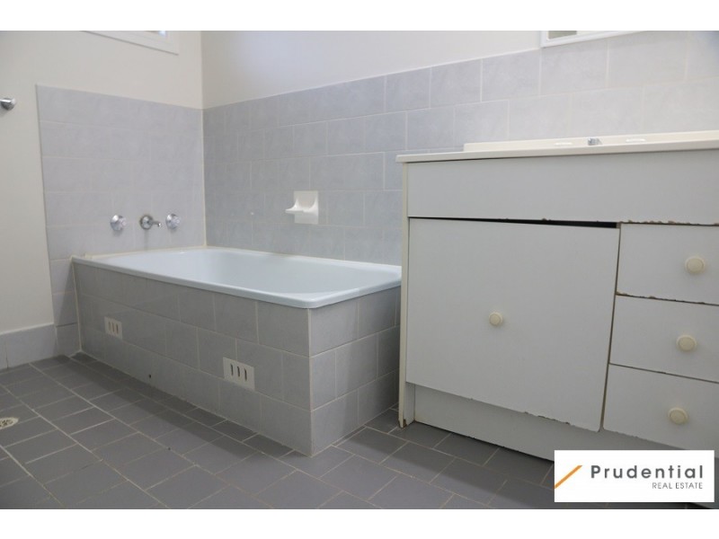 13/5 Wickfield Circuit, Ambarvale NSW 2560
