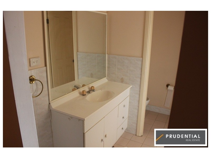 55b Larapinta Crescent, St Helens Park NSW 2560