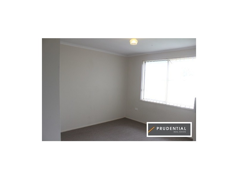 10 Melba Place, St Helens Park NSW 2560