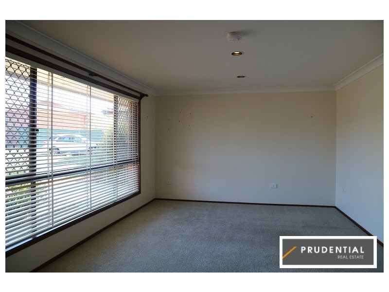 6 Simpson Place, Leumeah NSW 2560