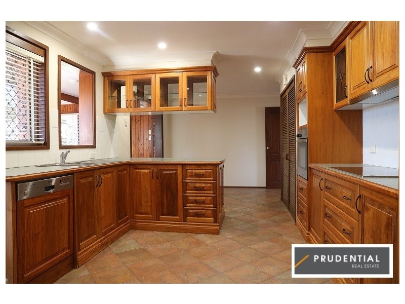 6 Simpson Place, Leumeah NSW 2560