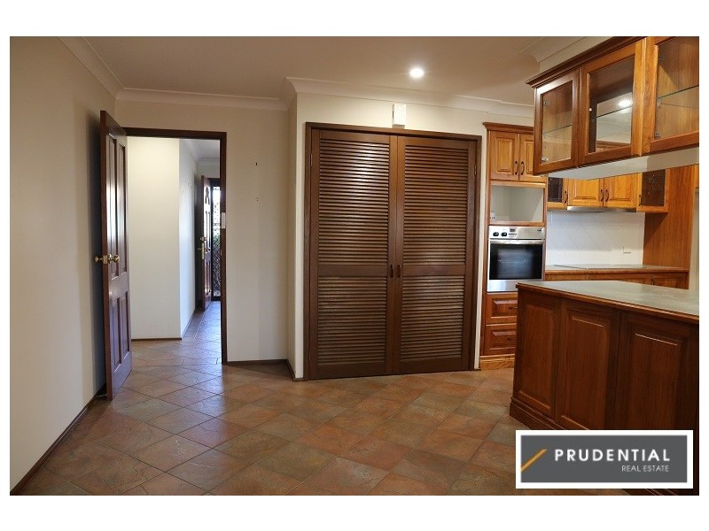 6 Simpson Place, Leumeah NSW 2560