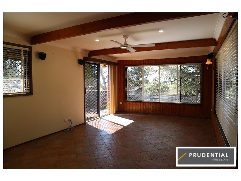 6 Simpson Place, Leumeah NSW 2560