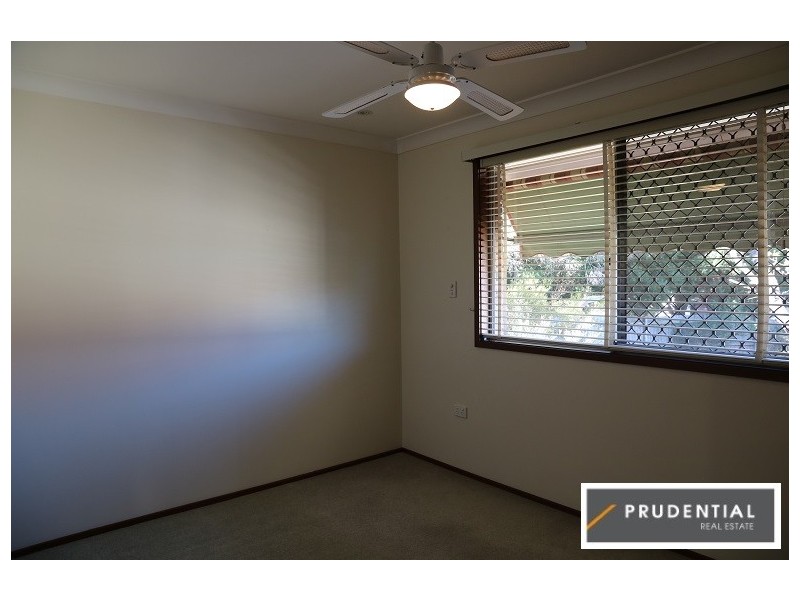 6 Simpson Place, Leumeah NSW 2560