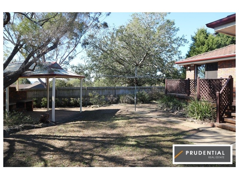 6 Simpson Place, Leumeah NSW 2560