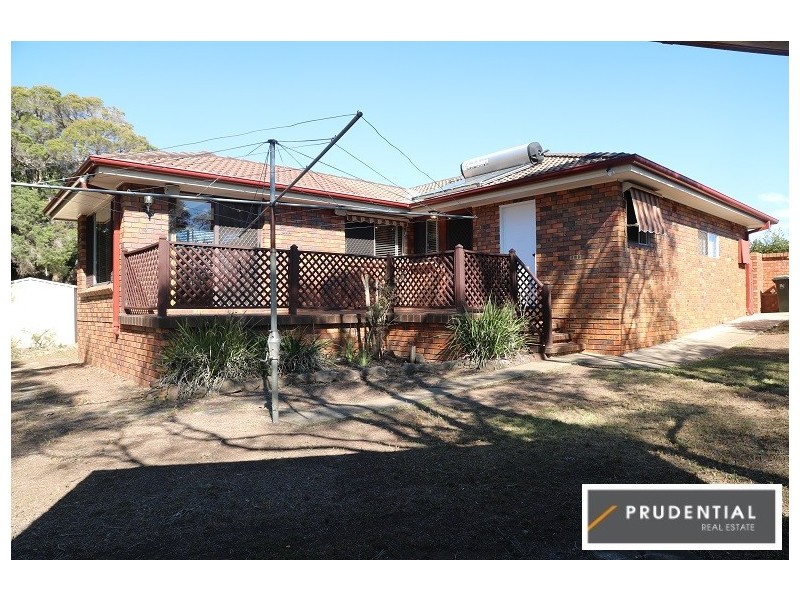 6 Simpson Place, Leumeah NSW 2560
