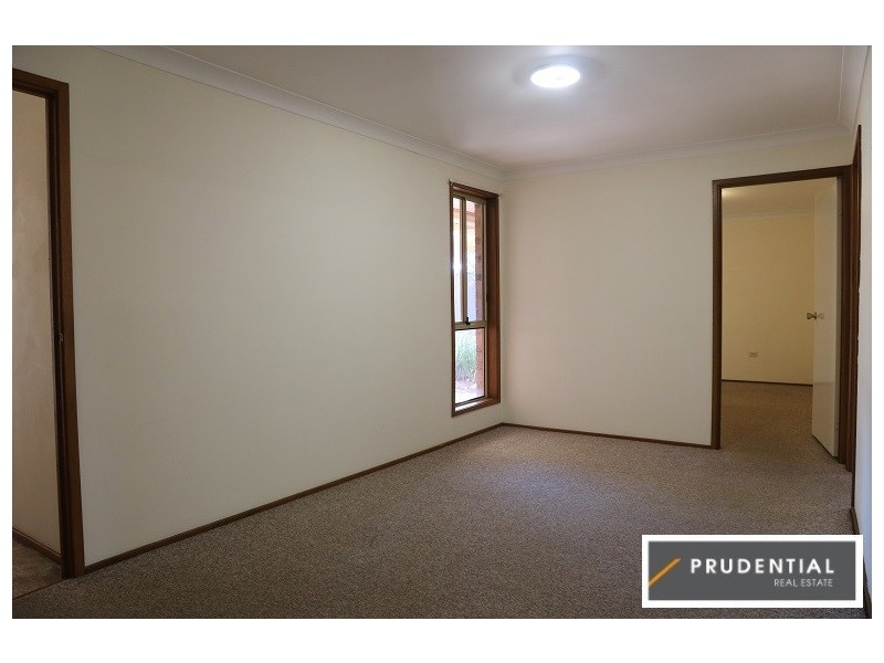 20 Shannon Place, Kearns NSW 2558