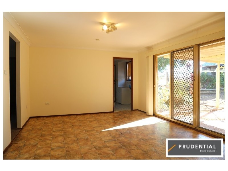 20 Shannon Place, Kearns NSW 2558