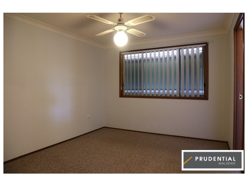 20 Shannon Place, Kearns NSW 2558