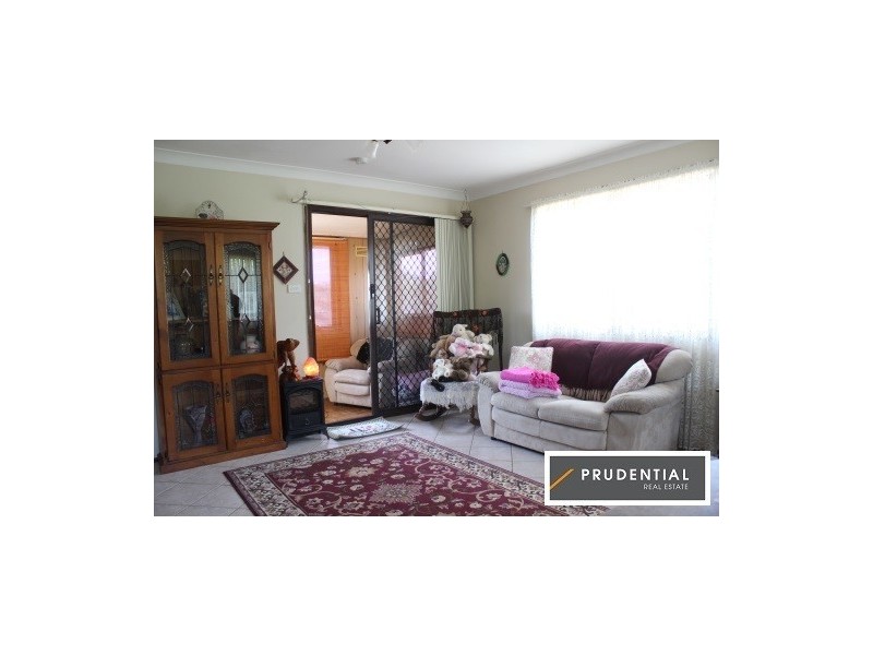 6a Durden Place, Ambarvale NSW 2560