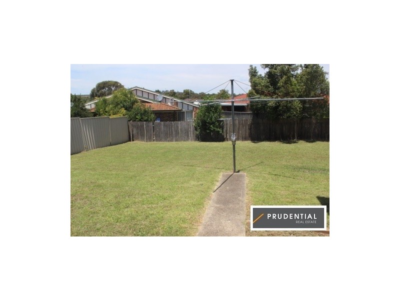7 Greengate Road, St Helens Park NSW 2560