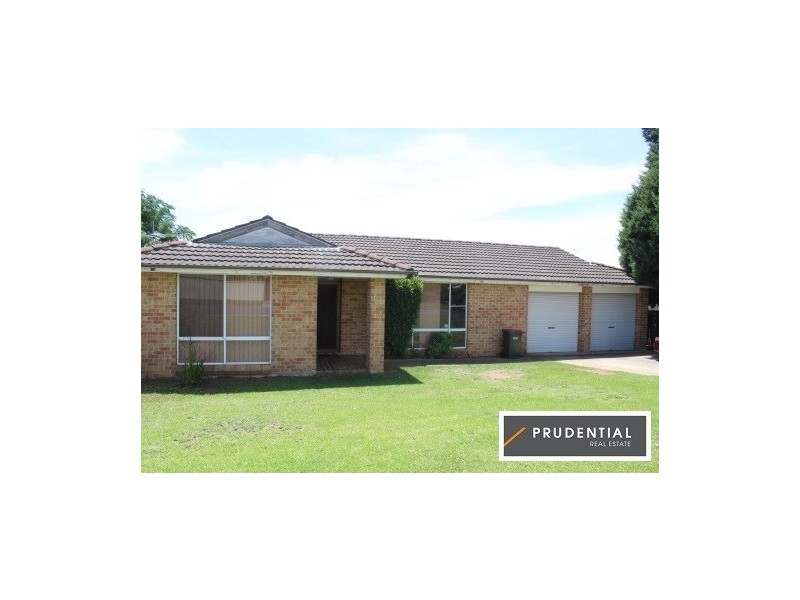 14 Glendower Street, Rosemeadow NSW 2560