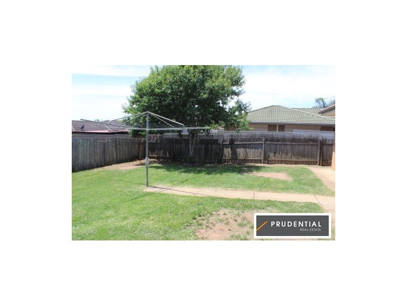 14 Glendower Street, Rosemeadow NSW 2560