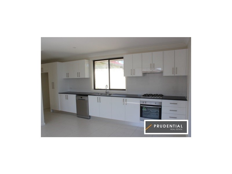 39a Hamlet Crescent, Rosemeadow NSW 2560