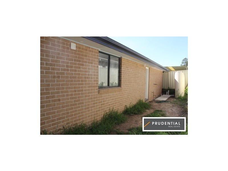 39a Hamlet Crescent, Rosemeadow NSW 2560