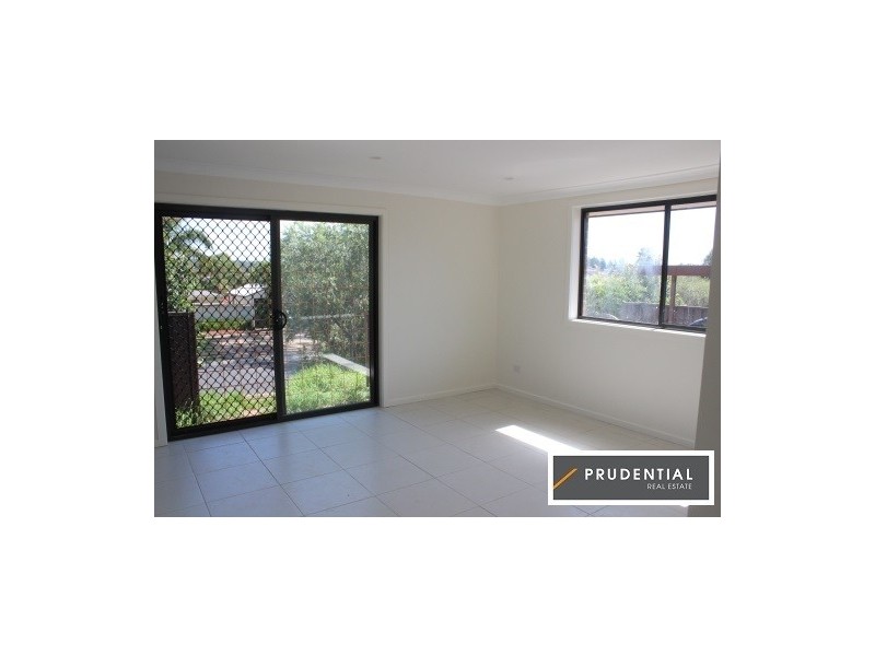 39a Hamlet Crescent, Rosemeadow NSW 2560