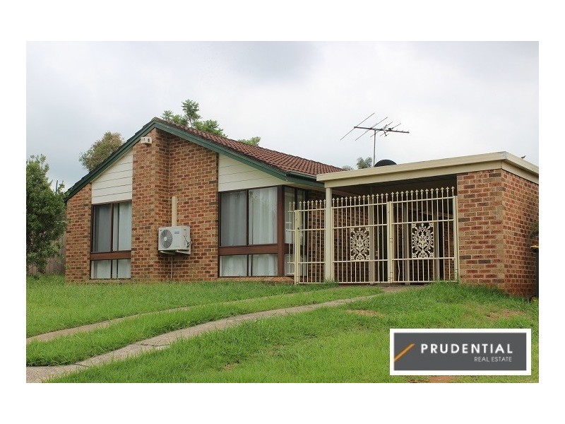 28 Romeo Crescent, Rosemeadow NSW 2560