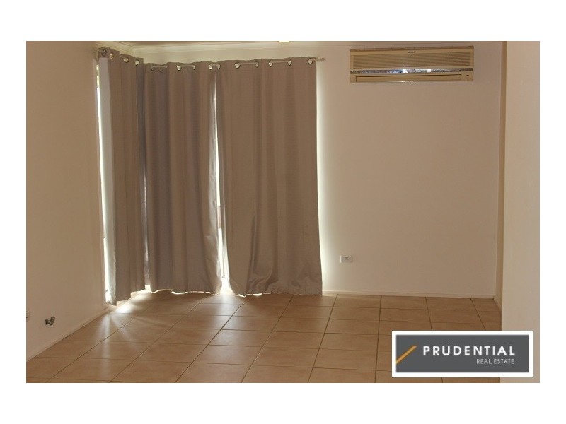 28 Romeo Crescent, Rosemeadow NSW 2560