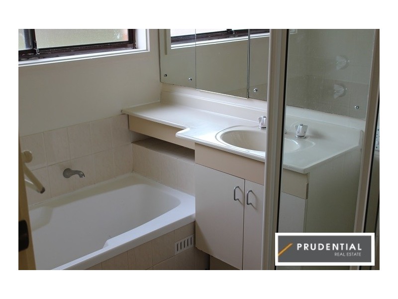 28 Romeo Crescent, Rosemeadow NSW 2560