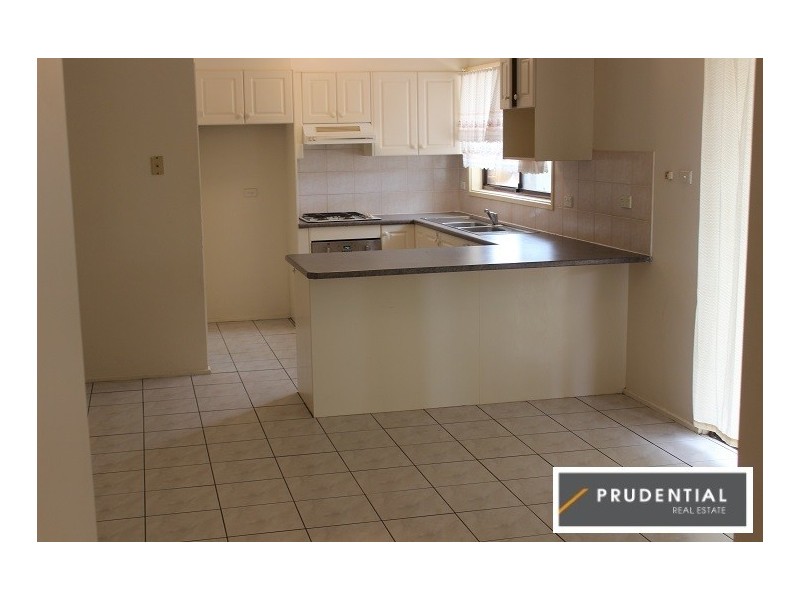 28 Romeo Crescent, Rosemeadow NSW 2560