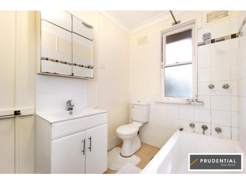 34 Carrington Circuit, Leumeah NSW 2560