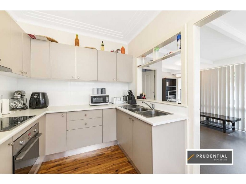 4 Sheather Place, Campbelltown NSW 2560