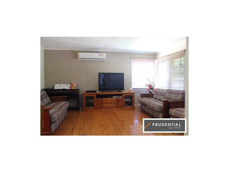 1 Boz Place, Ambarvale NSW 2560