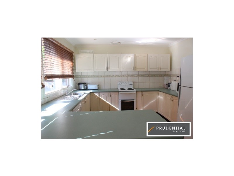 1 Boz Place, Ambarvale NSW 2560