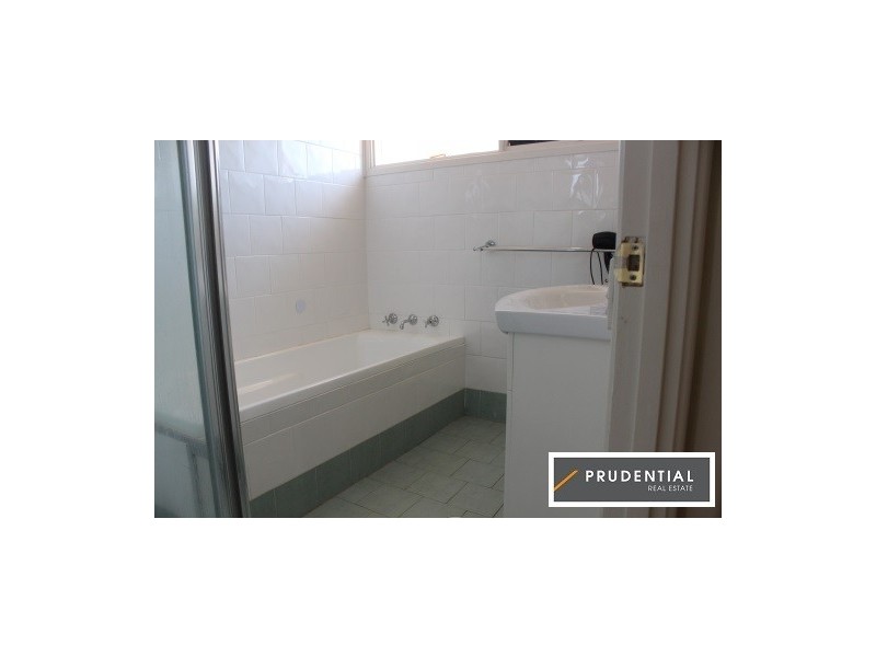 1 Boz Place, Ambarvale NSW 2560