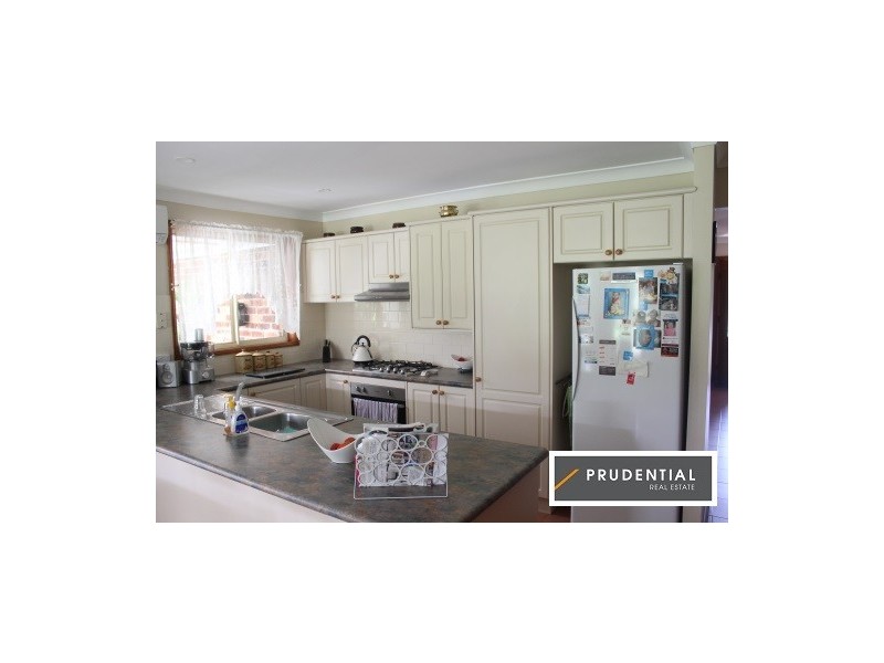 37 Glenfield Drive, Currans Hill NSW 2567