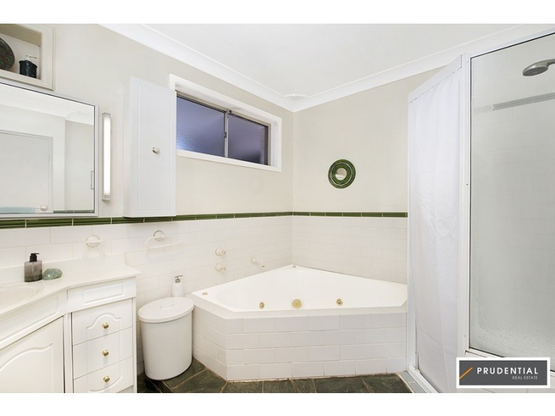 9 Uther Avenue, Bradbury NSW 2560