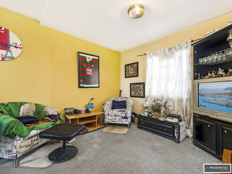 2/56 Woodhouse Drive, Ambarvale NSW 2560