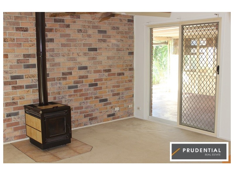 13 Indaal Place, St Andrews NSW 2566