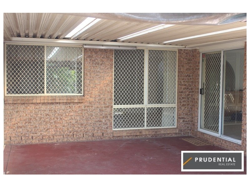 13 Indaal Place, St Andrews NSW 2566