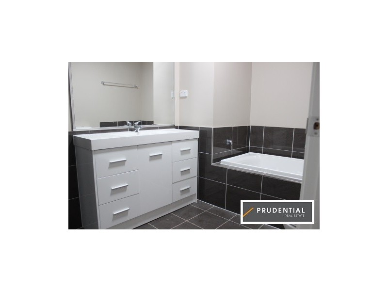 10 Australis Street, Campbelltown NSW 2560