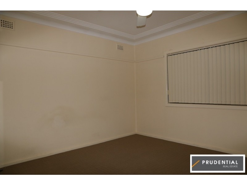 32 Trafalgar Street, Glenfield NSW 2167