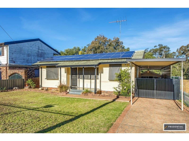 104 Carrington Circuit, Leumeah NSW 2560