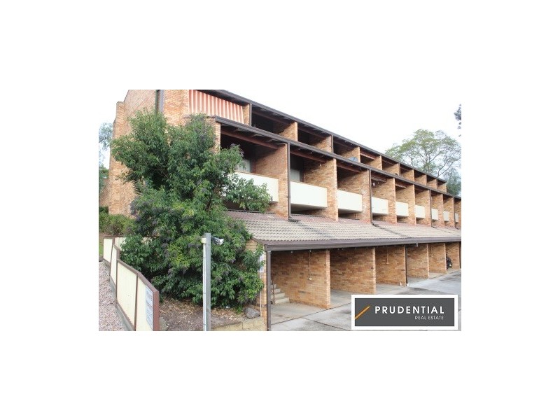 2/49 Sturt Street, Campbelltown NSW 2560