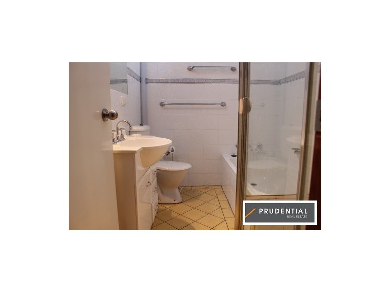 2/49 Sturt Street, Campbelltown NSW 2560