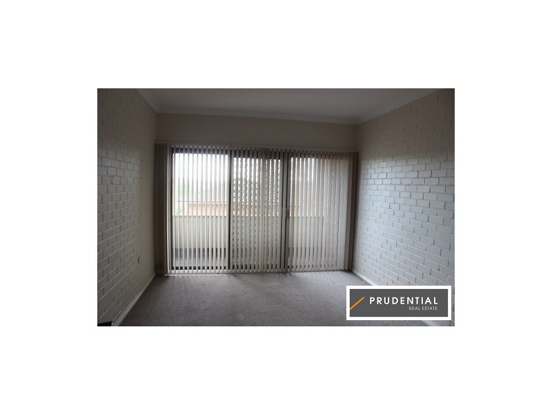 2/49 Sturt Street, Campbelltown NSW 2560