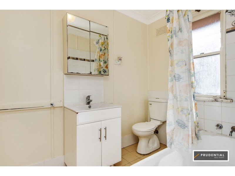 34 Carrington Circuit, Leumeah NSW 2560