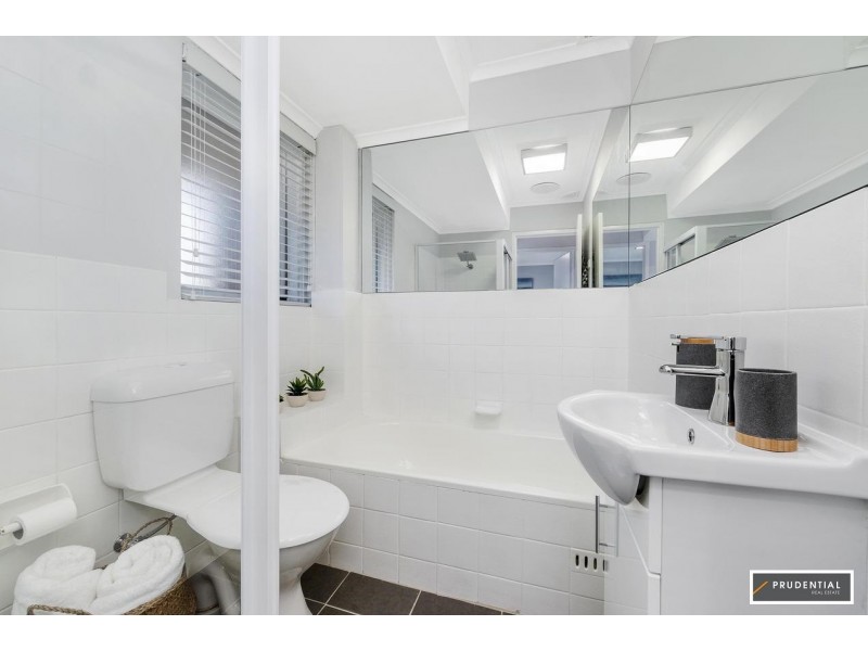 2/56 Woodhouse Drive, Ambarvale NSW 2560