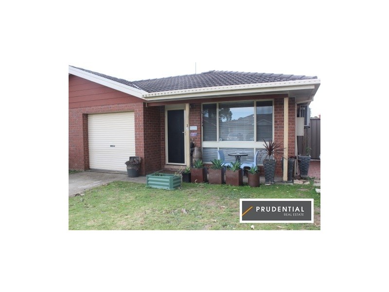 2/64 Francisco Crescent, Rosemeadow NSW 2560